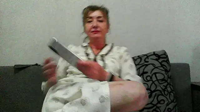 IrynaMolbertx online show from December 2025 11:59:01 AM