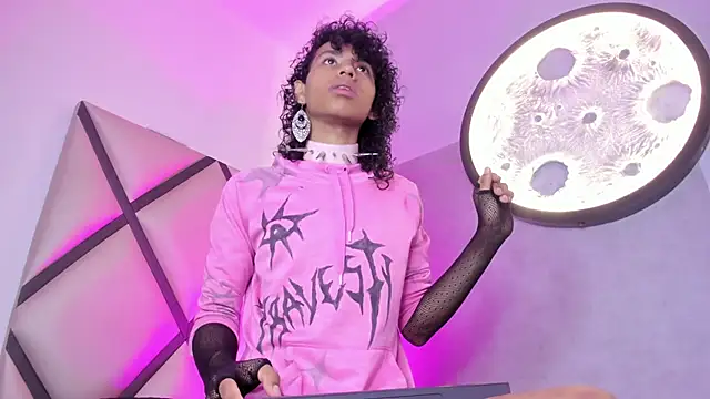 Snapshot of venus-03 chatting on November 2025 03:43:02 AM venus-03 online show from November 2025 03:43:02 AM