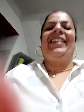 Mia-Glow online show from September 2025 12:38:01 PM