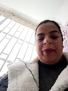 Mia-Glow online show from January 2026 01:16:02 PM