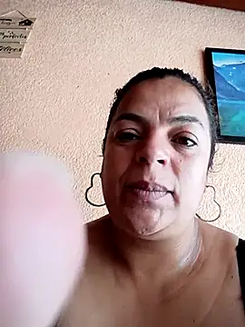 Mia-Glow online show from January 2026 04:33:02 PM