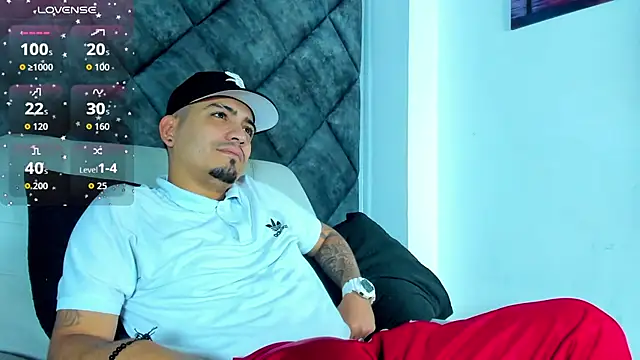 OwenStonne  online show from November 2025 12:17:01 PM