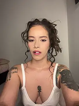 alysa g  online show from October 2025 10:44:01 PM