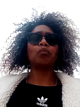 BiiancaEstradaa online show from September 2025 03:01:01 PM