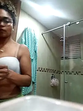 BiiancaEstradaa online show from September 2025 09:39:02 PM