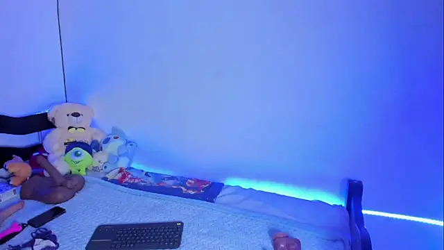 Ellope  online show from September 2025 03:21:01 AM