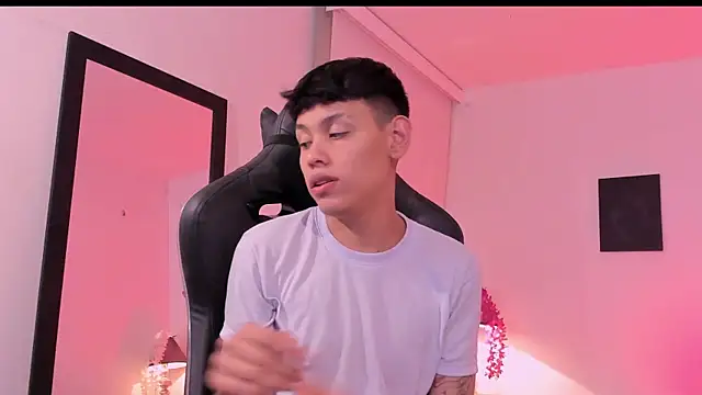 Snapshot of zeus_blaze chatting on September 2025 08:01:01 PM zeus blaze online show from September 2025 08:01:01 PM