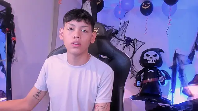 Snapshot of zeus_blaze chatting on October 2025 11:44:02 AM zeus blaze online show from October 2025 11:44:02 AM