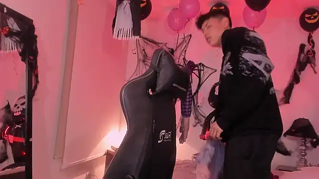 Snapshot of zeus_blaze chatting on October 2025 11:49:01 PM zeus blaze online show from October 2025 11:49:01 PM