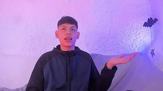 Snapshot of zeus_blaze chatting on November 2025 07:59:01 PM zeus blaze online show from November 2025 07:59:01 PM