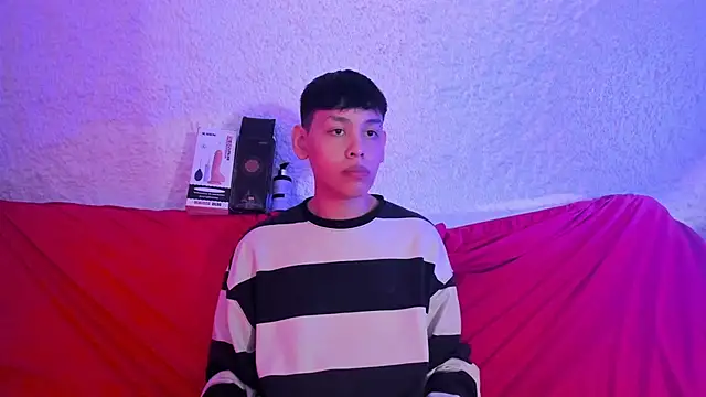 Snapshot of zeus_blaze chatting on November 2025 07:35:02 PM zeus blaze online show from November 2025 07:35:02 PM