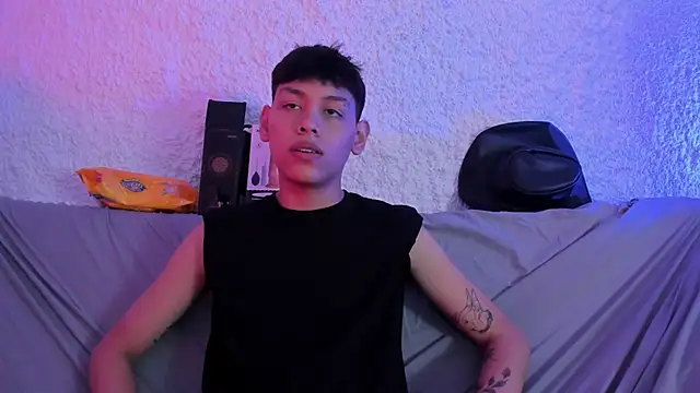 Snapshot of zeus_blaze chatting on November 2025 07:45:02 PM zeus blaze online show from November 2025 07:45:02 PM