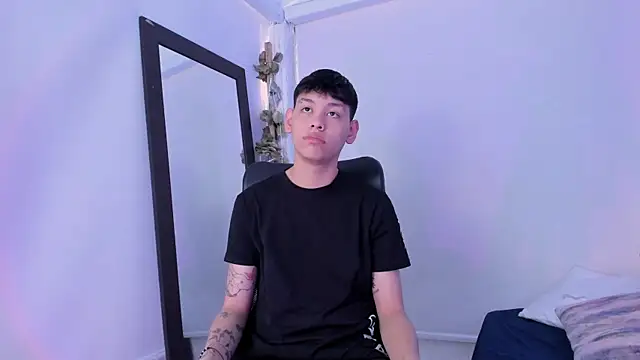 Snapshot of zeus_blaze chatting on November 2025 03:19:02 PM zeus blaze online show from November 2025 03:19:02 PM