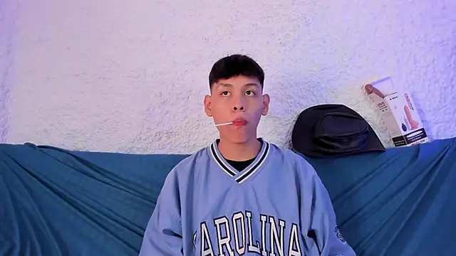 Snapshot of zeus_blaze chatting on November 2025 07:47:01 PM zeus blaze online show from November 2025 07:47:01 PM