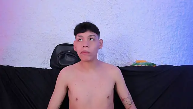 Snapshot of zeus_blaze chatting on November 2025 07:57:01 PM zeus blaze online show from November 2025 07:57:01 PM