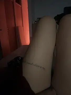 Snapshot of prayingtothesky chatting on September 2025 03:06:01 AM prayingtothesky online show from September 2025 03:06:01 AM