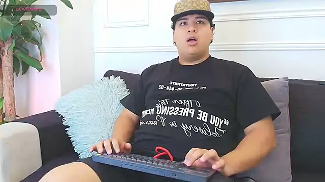 Naim Bennetsex online show from November 2025 06:21:01 PM