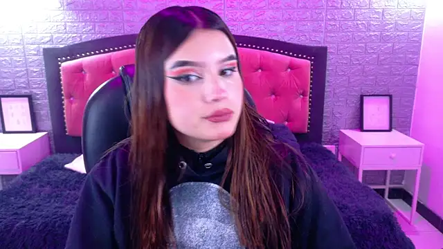 Natalie loffreda online show from October 2025 03:18:02 AM