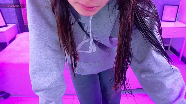 Natalie loffreda online show from December 2025 03:22:02 AM