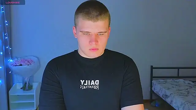 kittenmurr online show from November 2025 09:36:01 PM