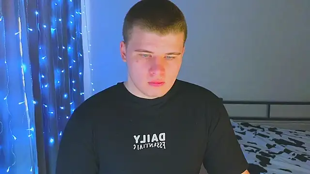 kittenmurr online show from November 2025 03:06:01 AM