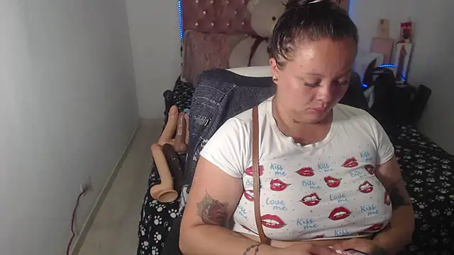 Snapshot of patty_squirt_ chatting on October 2025 02:45:02 AM patty squirt online show from October 2025 02:45:02 AM