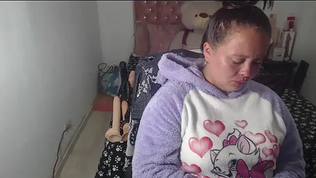 Snapshot of patty_squirt_ chatting on November 2025 03:04:01 AM patty squirt online show from November 2025 03:04:01 AM