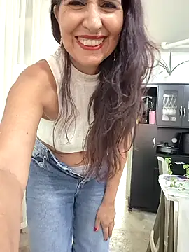 Snapshot of swity_foster chatting on May 2026 04:04:02 PM swity foster online show from May 2026 04:04:02 PM
