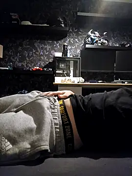 Snapshot of Trekkerboi chatting on November 2025 09:16:02 PM Trekkerboi online show from November 2025 09:16:02 PM