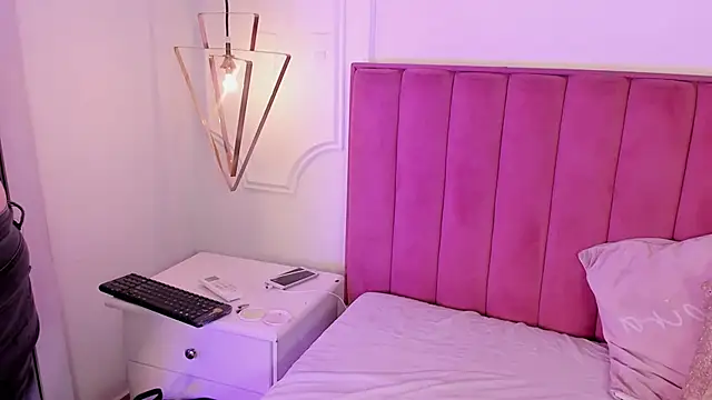 Tessa Sinclaire online show from March 2026 10:16:02 PM