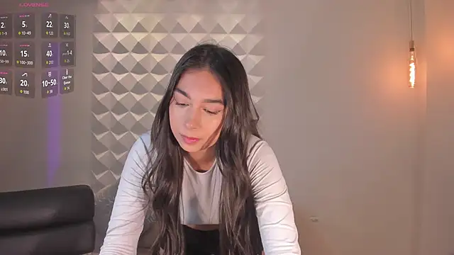 Snapshot of VeronicaBlue chatting on September 2025 11:20:02 AM VeronicaBlue online show from September 2025 11:20:02 AM