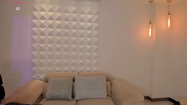 Snapshot of VeronicaBlue chatting on October 2025 12:13:02 PM VeronicaBlue online show from October 2025 12:13:02 PM