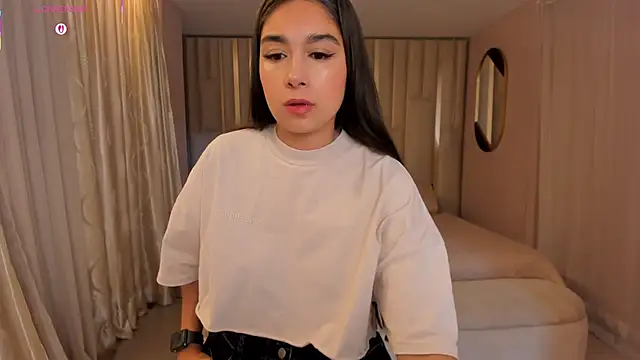 Snapshot of VeronicaBlue chatting on October 2025 10:04:01 AM VeronicaBlue online show from October 2025 10:04:01 AM