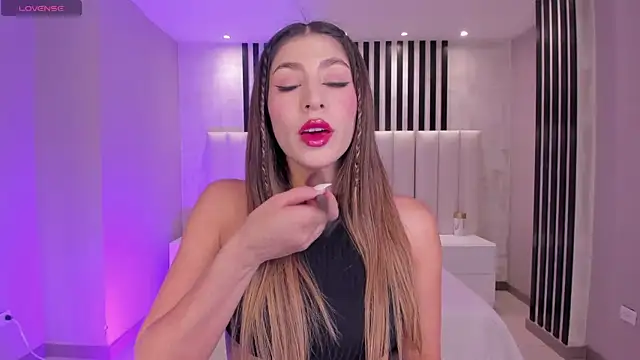 Snapshot of MaddisonTaylor1 chatting on September 2025 08:21:02 PM MaddisonTaylor1 online show from September 2025 08:21:02 PM