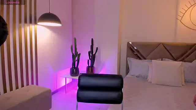 Snapshot of MaddisonTaylor1 chatting on October 2025 07:43:01 PM MaddisonTaylor1 online show from October 2025 07:43:01 PM