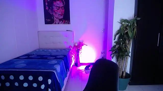 Snapshot of heidy_01 chatting on November 2025 02:05:01 PM heidy 01 online show from November 2025 02:05:01 PM