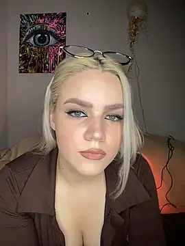 April Purr online show from November 2025 09:09:02 AM