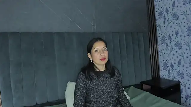 Megan Collinss  online show from December 2025 12:00:02 PM