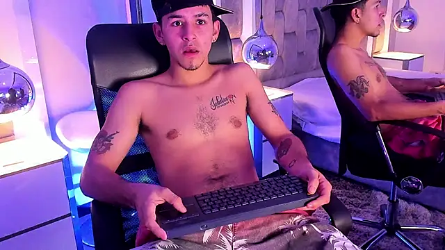 Snapshot of MikeMyllers chatting on October 2025 03:57:01 AM MikeMyllers online show from October 2025 03:57:01 AM