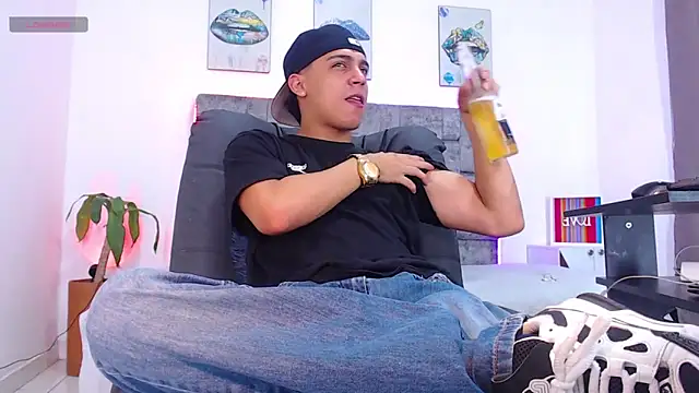 david santos16 online show from December 2025 03:57:01 AM