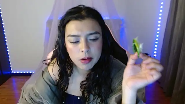 eilynro online show from September 2025 12:22:02 AM