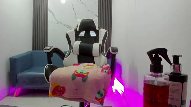 ShaunaDream online show from October 2025 04:49:01 AM