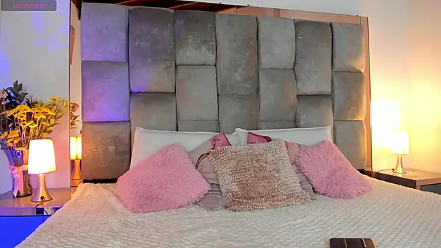 Snapshot of sara_madrid chatting on October 2025 12:17:02 PM sara madrid online show from October 2025 12:17:02 PM