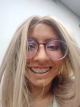 VioletxBloom online show from November 2025 04:59:02 AM