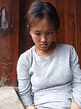 Snapshot of May_nhi chatting on June 2026 03:37:01 AM May nhi online show from June 2026 03:37:01 AM