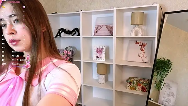 Snapshot of TraciMyntti chatting on November 2025 01:26:02 AM TraciMyntti online show from November 2025 01:26:02 AM