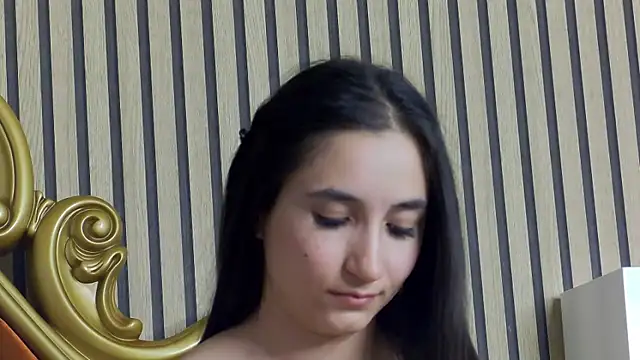 Snapshot of CarolinaBlair chatting on April 2026 06:10:01 PM CarolinaBlair online show from April 2026 06:10:01 PM