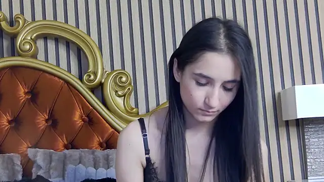 Snapshot of CarolinaBlair chatting on May 2026 05:23:01 AM CarolinaBlair online show from May 2026 05:23:01 AM