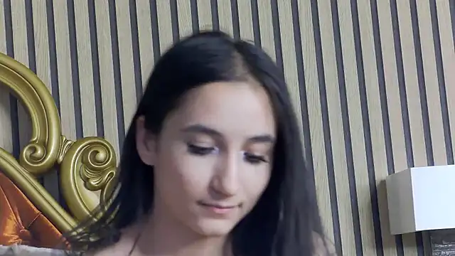 Snapshot of CarolinaBlair chatting on May 2026 03:41:02 PM CarolinaBlair online show from May 2026 03:41:02 PM