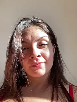 Snapshot of Danielaeliana chatting on April 2026 05:41:02 PM Danielaeliana online show from April 2026 05:41:02 PM
